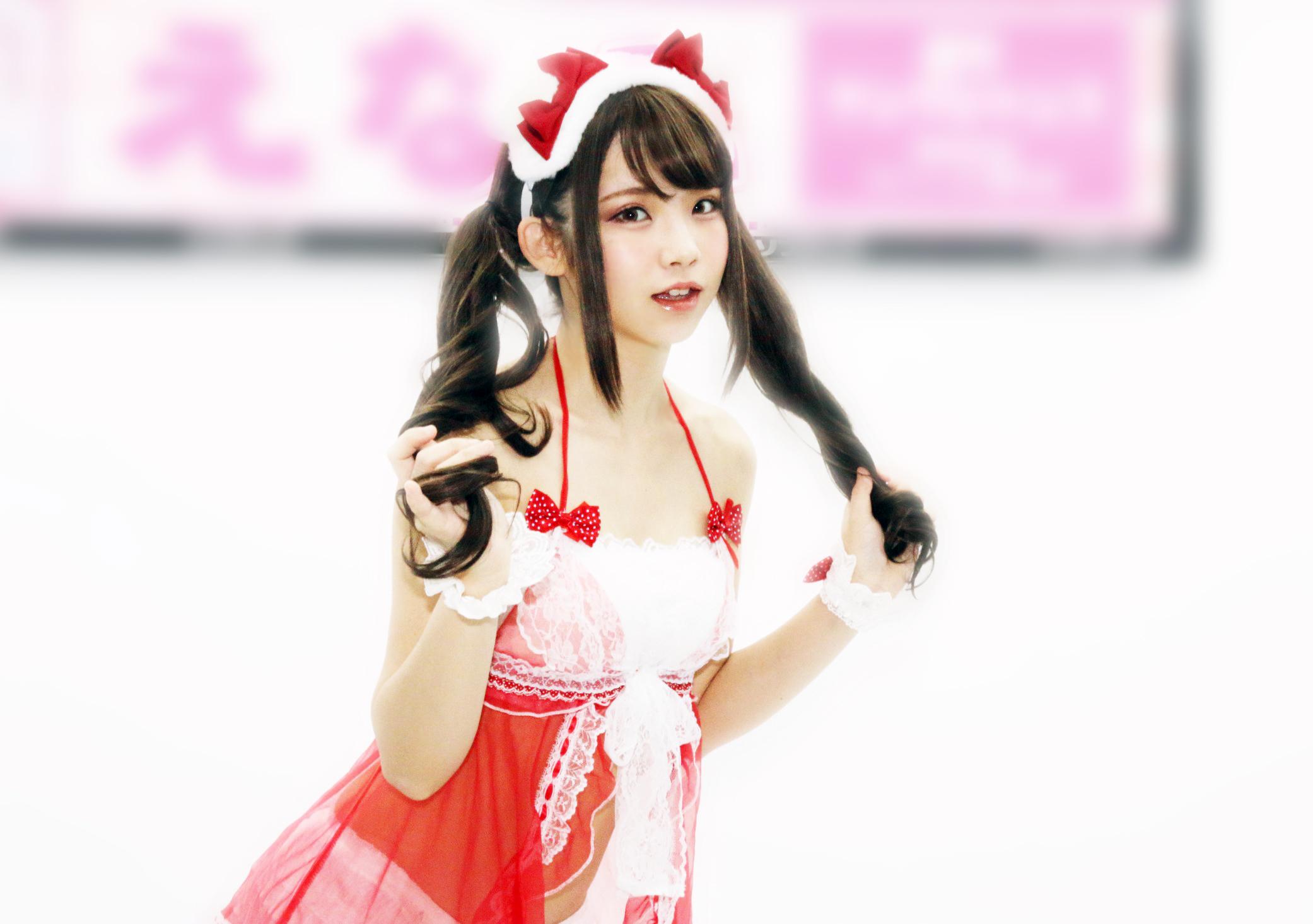 D.T　えなこ　表紙　グラビア切り抜き　約100誌分 えなこ 」麗しきお嬢様…二人だけの秘密 / 100μm ラミネート 雑誌