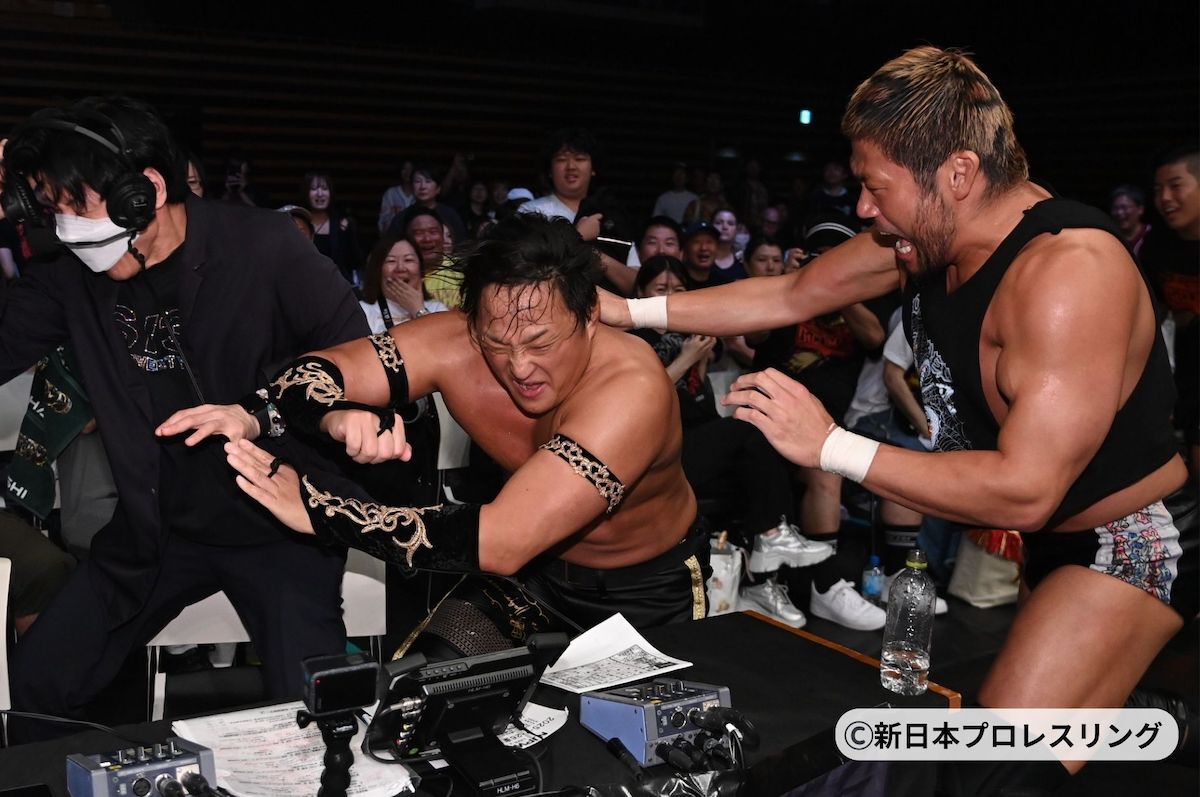 お値下げ！新日本プロレス　SANADA 
アンコキーヌコラボ時計 SANADAが棚橋に執念のタップ勝利！ オカダは石井との壮絶同門