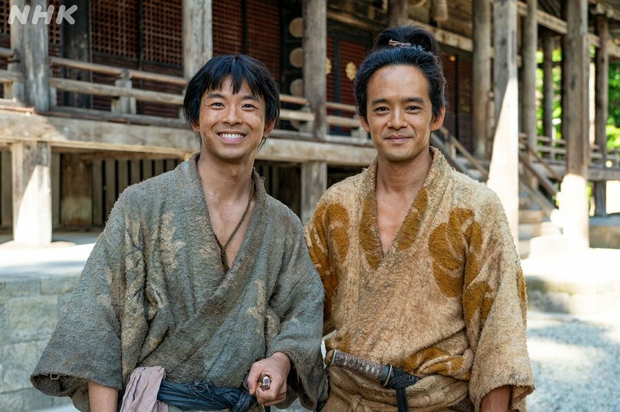 2026年大河ドラマ『豊臣兄弟!』主演の仲野太賀と出演する池松壮亮