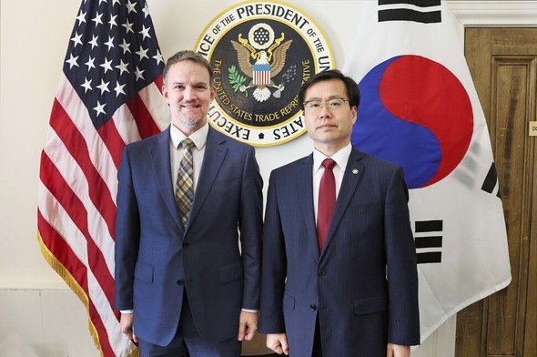 米通商代表部でジェイミソン・グリア代表と面談する韓国産業通商資源部のヨ・ハング通商交渉本部長