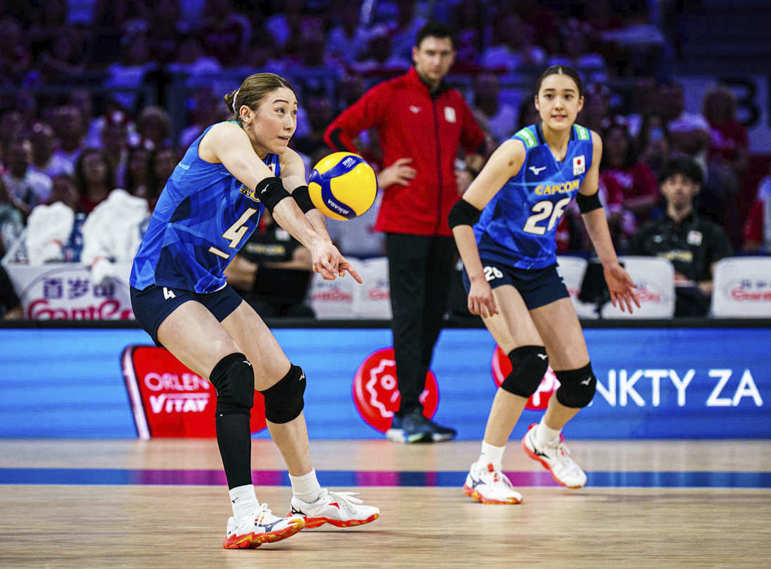 VNL女子バレー3位ポーランドVSブルガリア直筆サイン入り　バレーボール 20250712-00557390-theanswer-