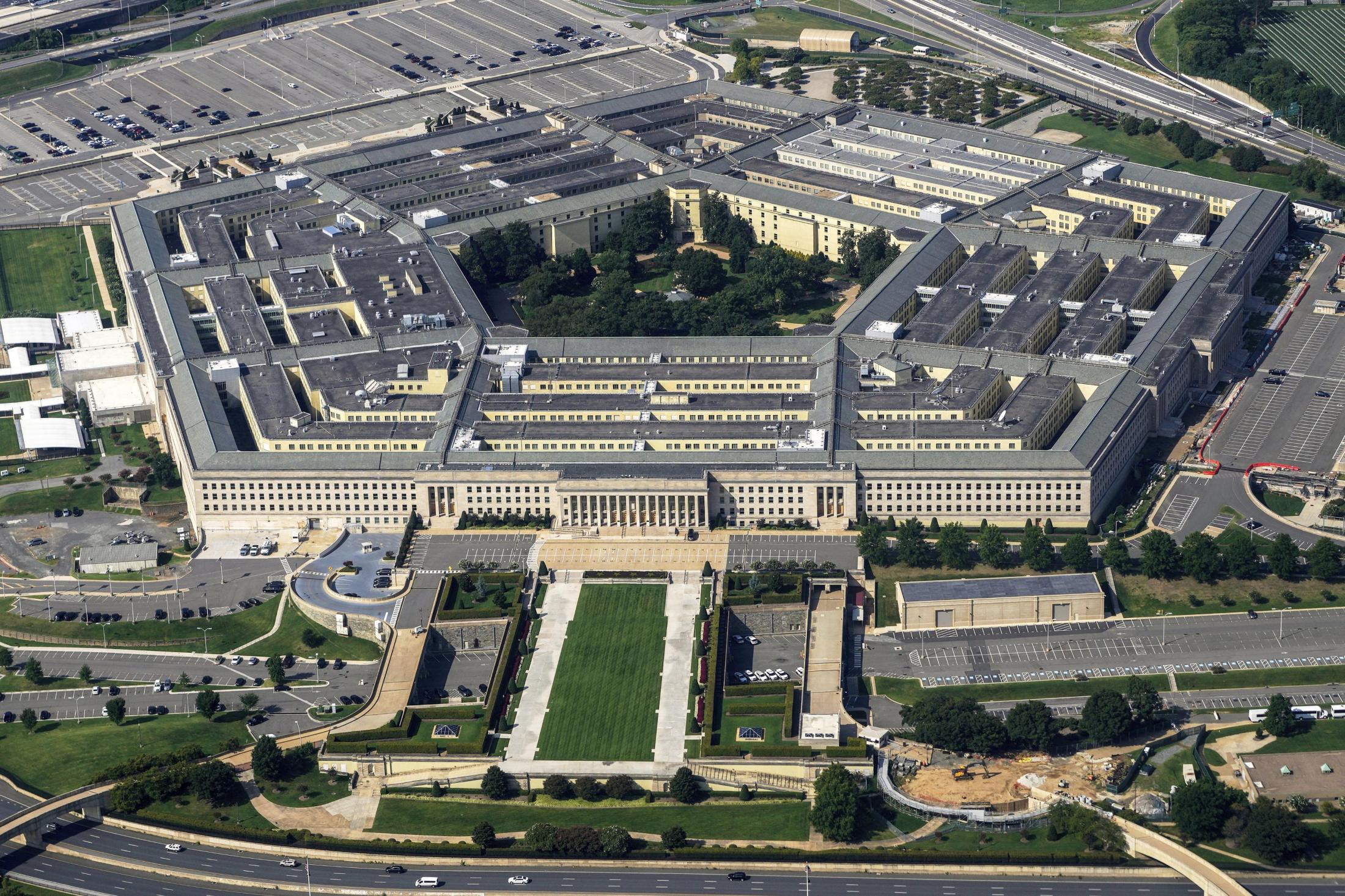 米国防総省の建物。内部の情報漏えい調査とポリグラフ使用を巡るホワイトハウスとの対立を示す。