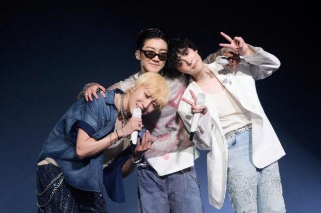 WINNER韓国公演にTREASUREらも登場し熱狂のステージ