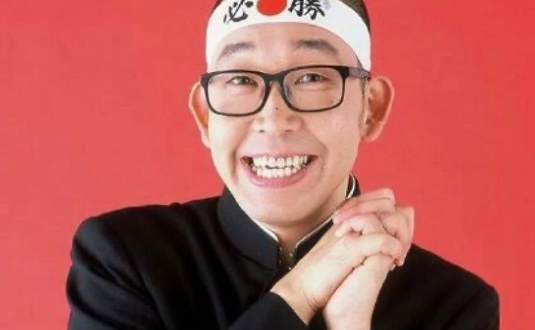 電波少年でブレイクした坂本ちゃんの現在の姿。穏やかな表情でカメラを見つめる坂本ちゃん。