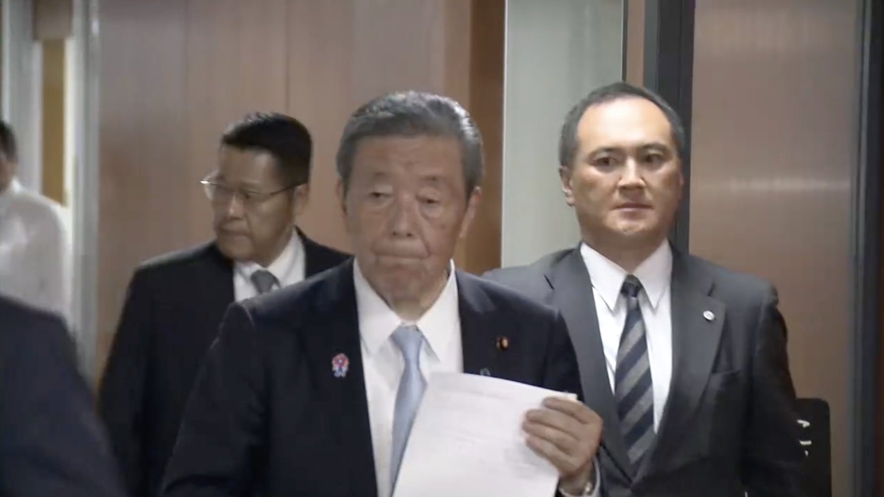 消費税や世論に関する質問に答える森山幹事長