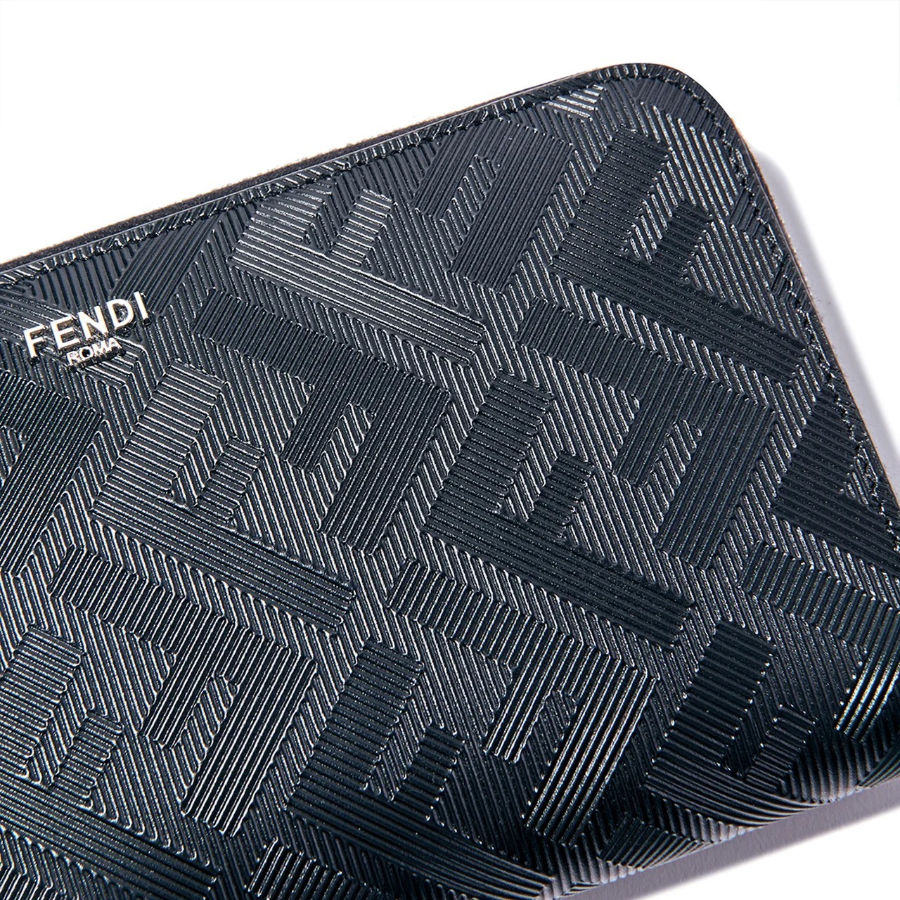超貴重■入手困難品■FENDI■フェンディ F Fロゴ入り　スケートボード Fendi「FF スプラッシュ柄」扇子が7月号増刊付録に！ | Numero