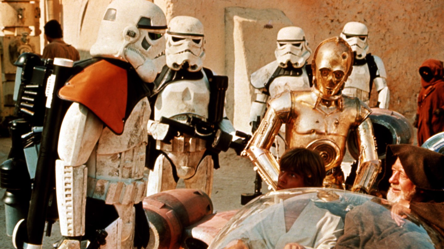 スター・ウォーズ』ストームトルーパーの本物ヘルメットが3,800