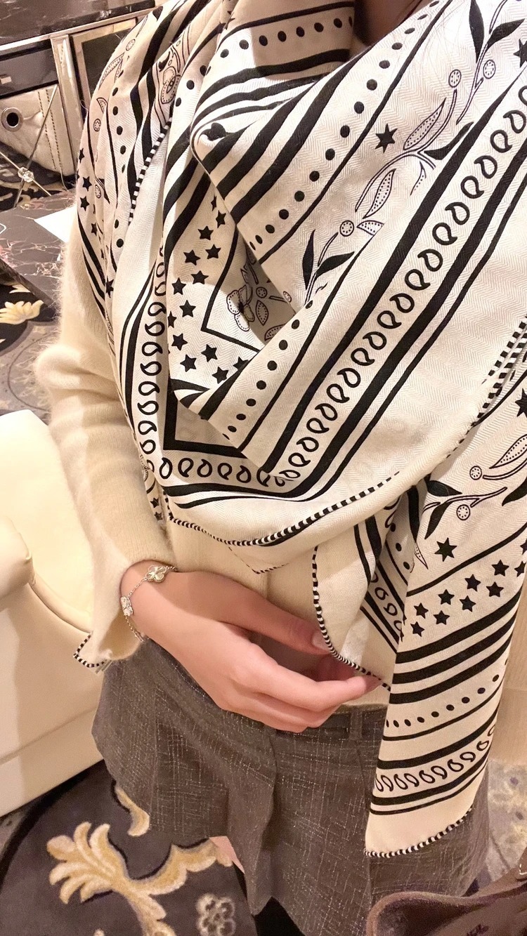 エルメス】買ってよかった名品！カシミヤシルクのストール