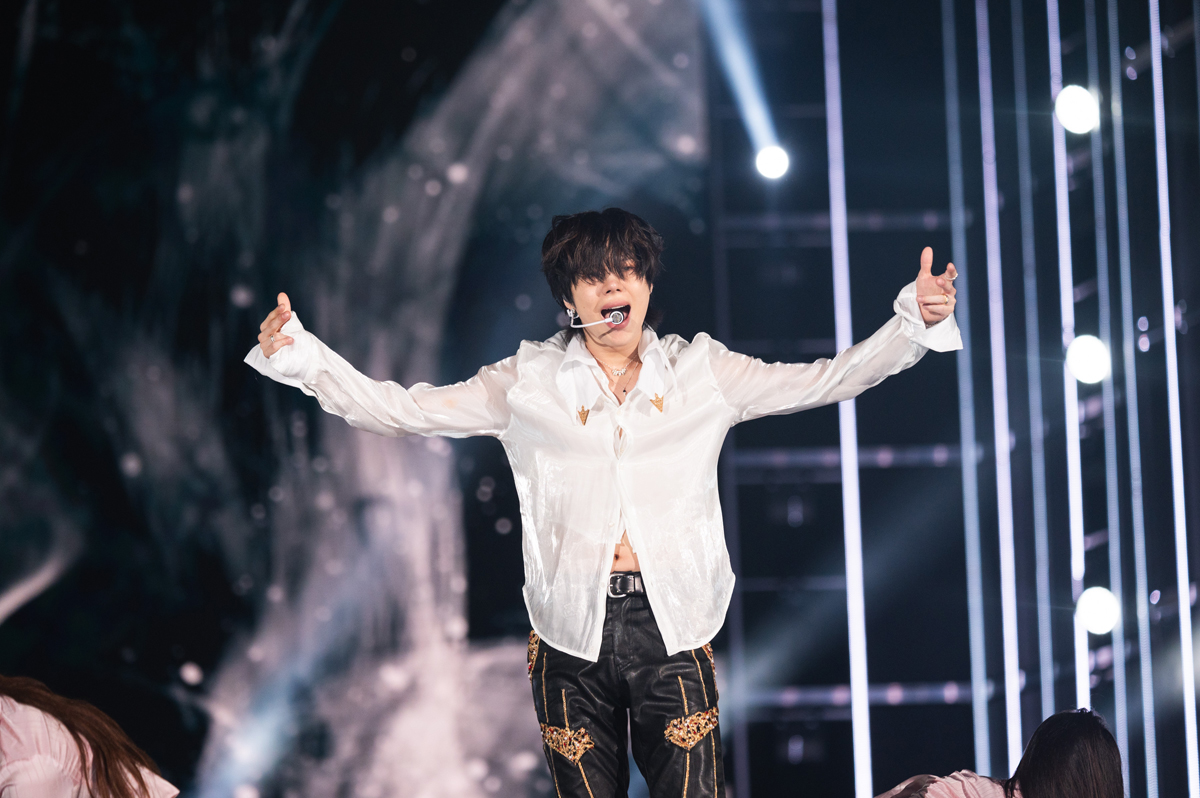 SHINee・TAEMIN(テミン)、IVE、TREASUREのオーラにドームが熱狂