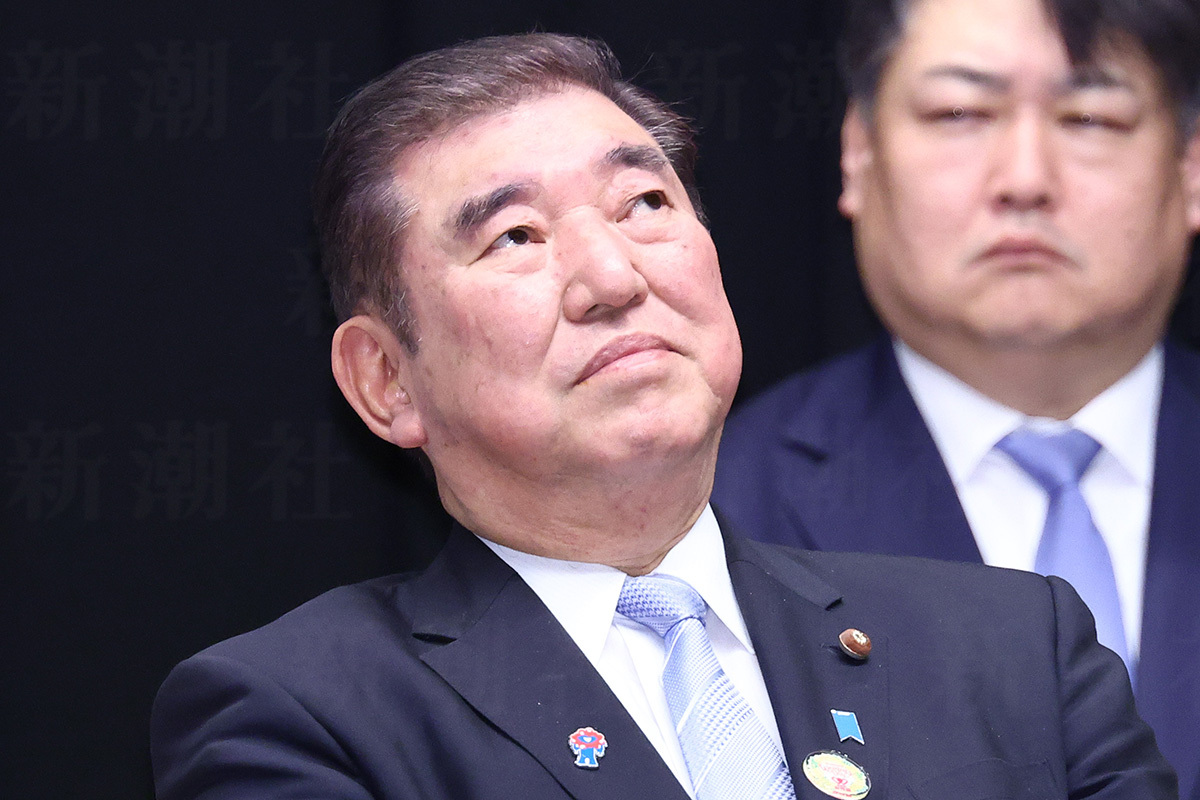 森山幹事長と面会する自民党青年局長の中曽根康隆氏
