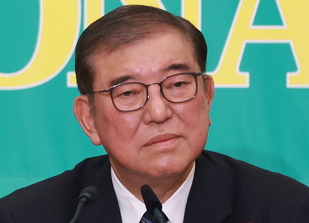 石破茂首相がロシア沖巨大地震の津波警報に対し国民に情報提供を行う様子