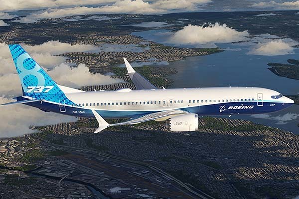 航空会社　トランプ トランプ大統領、エアフォース・ワンで横田基地到着