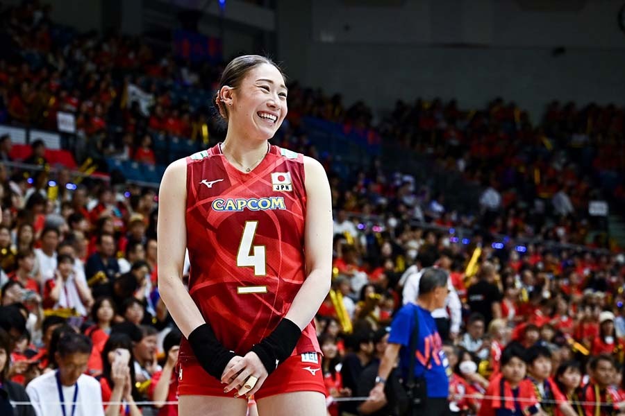 全日本女子バレー佐藤淑乃・秋本美空・石川真佑選手直筆サインボール 女子バレー日本代表 佐藤淑乃と和田由紀子が攻撃の中心に定着