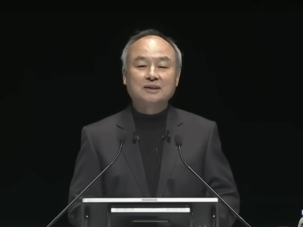 孫正義さんが所持していた世界に1つのネーム入りユニホームになります。 無名だった孫正義はこれで「カリスマ経営者」に変身した