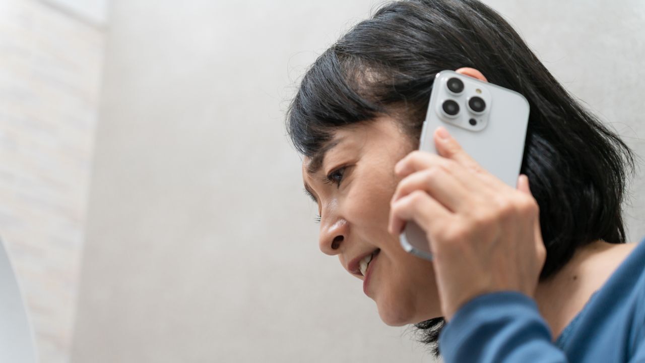 退職金を巡る熟年離婚の可能性を示唆する夫婦の姿