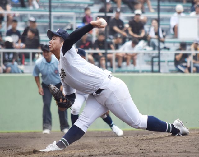 沖縄尚学高校の末吉良丞投手