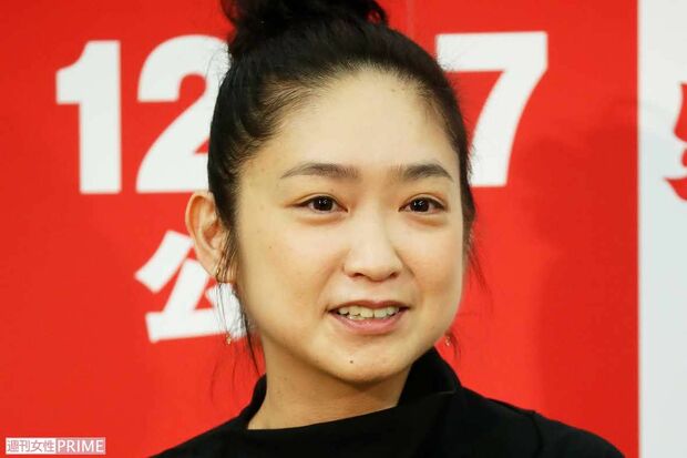 NHK朝ドラ『ばけばけ』で松野フミ役を演じる池脇千鶴の最新ビジュアル。和装で優しい母親の雰囲気を醸し出す。