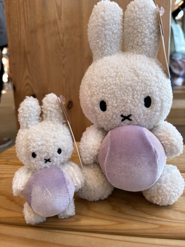 関西万博2025オランダ館ミッフィーぬいぐるみキーホルダー2種 子どももうれしい!【大阪・関西万博グッズ5選】 ミャクミャク