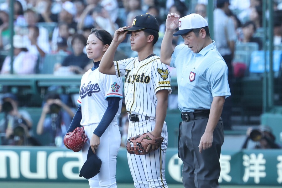 甲子園に登場した衝撃ユニ「マジで阪神そっくり」 16年ぶりの