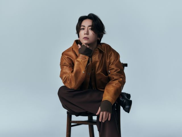 亀梨和也 特大タベストリー　未使用 Amazon.co.jp: KAT-TUN・【公式写真】・亀梨和也・✩ ジャニーズ