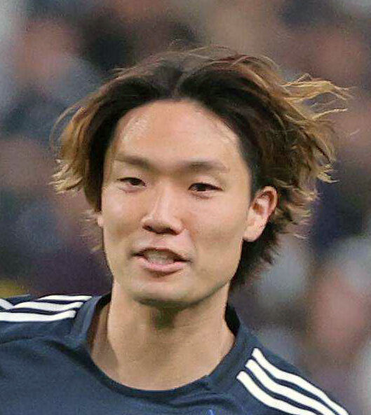 なぜ板倉滉はアヤックス初の日本人選手に？「僕のスタイルは