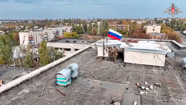 ロシアのプーチン大統領がウクライナへの強硬姿勢を維持し、今後の停戦交渉の行方を示唆する様子