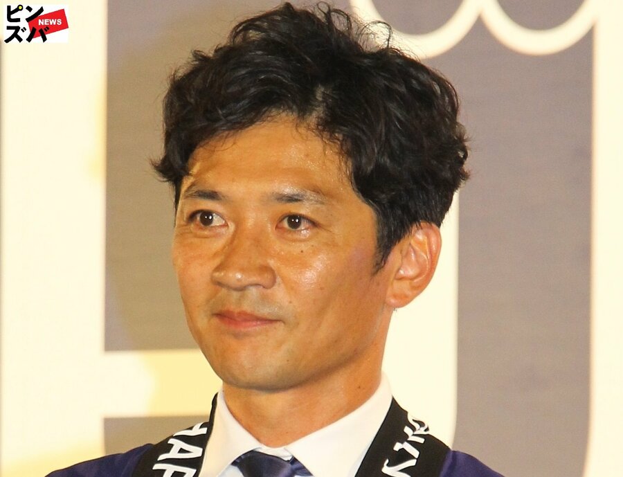 コンプライアンス違反による活動休止後、現状について報道される国分太一氏。