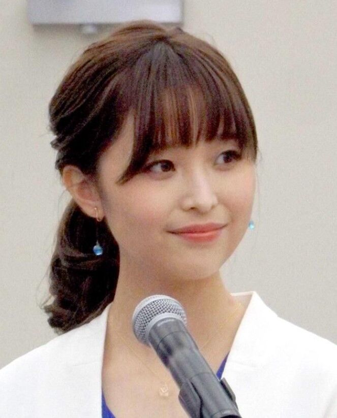 渡邊渚　アクリルクリップ　フジテレビアナウンサー 8月末にフジテレビ退社 渡邊渚さん(27)PTSD公表「完全には無く