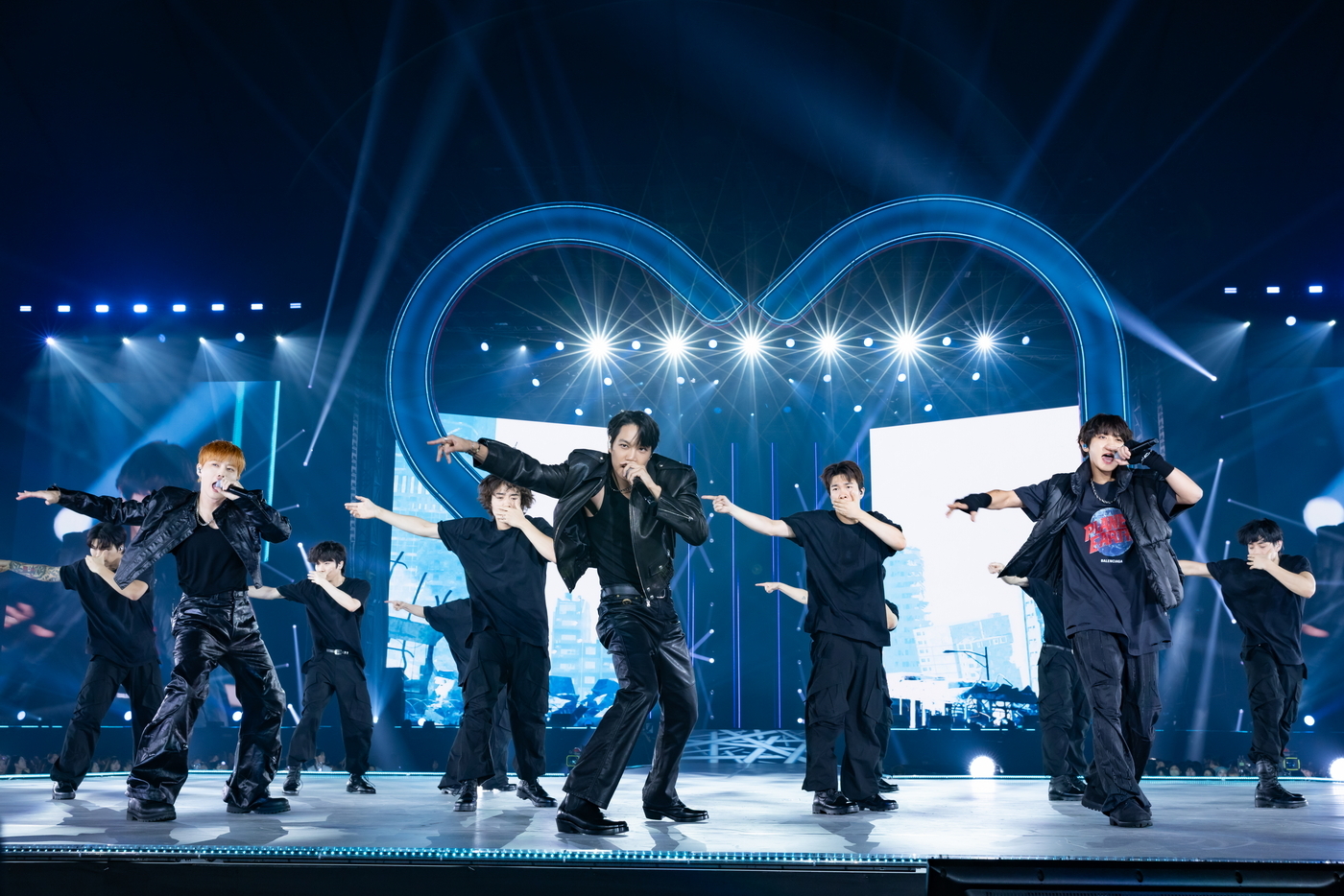 東方神起 - SMTOWN 2017.7月 生写真 東方神起 ライブレポート】東方神起ら全16組65名のアーティストが勢ぞろい