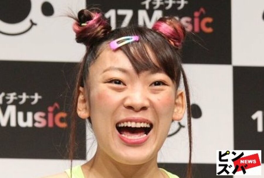 フワちゃん。不適切投稿による芸能活動休止から約1年、復帰を示唆したと報じられている。