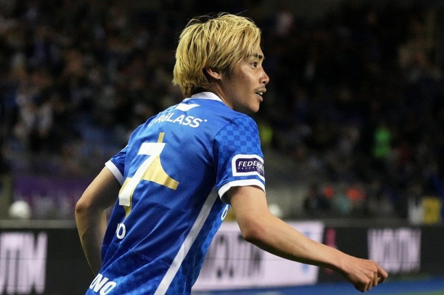 伊東純也 Genk ヘンク ユニフォーム 柏レイソル 日本代表MF伊東純也3年ぶりゲンク復帰、背番号10ユニフォーム姿