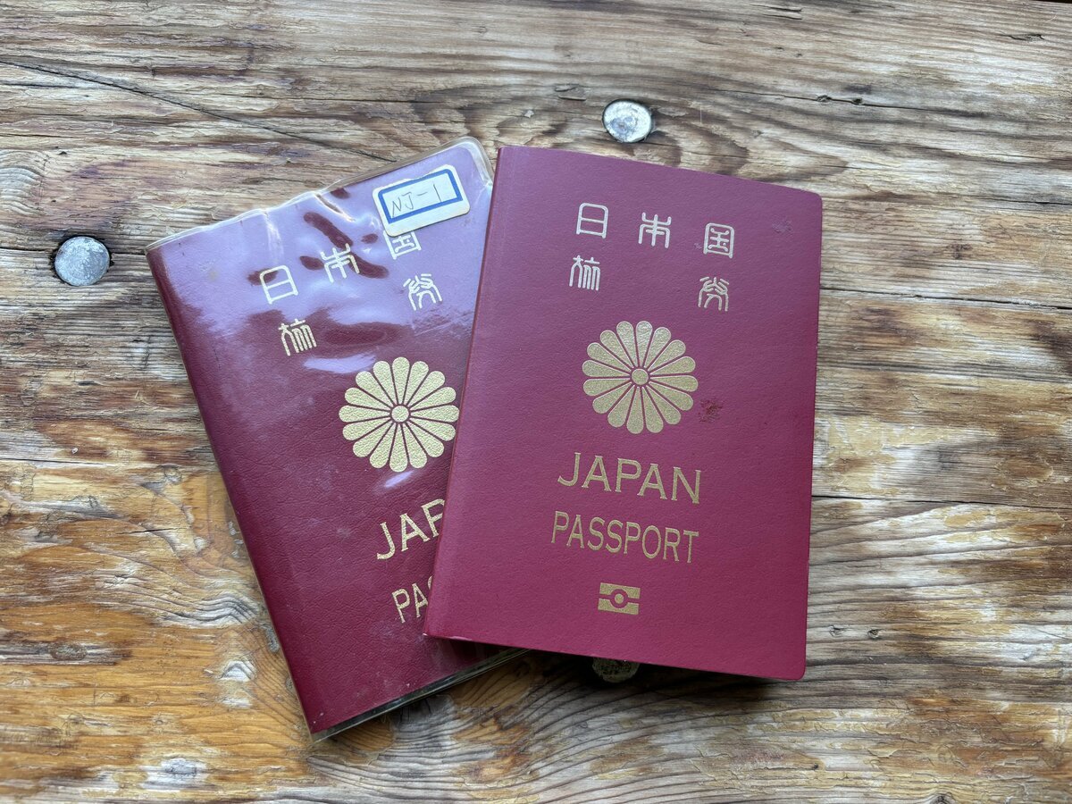 引き出しに眠る有効期限切れの日本のパスポート