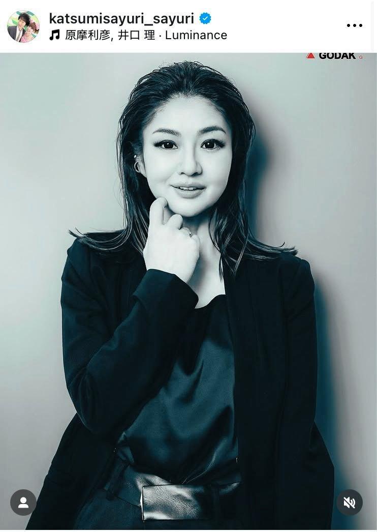 かつみさゆり・さゆりのインスタグラム投稿。奇跡の変身を遂げた56歳の横顔がモデルのように美しい姿。