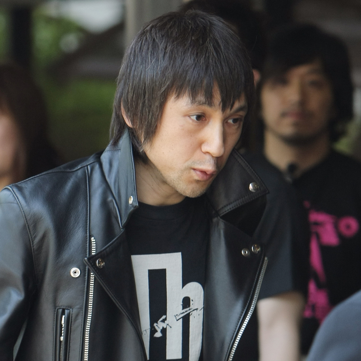甲本ヒロトのポートレート写真。ザ・クロマニヨンズのボーカルとして知られるロックミュージシャン。