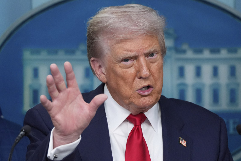 トランプ米大統領、ウクライナ情勢に関する記者会見で発言。米露首脳会談を前に。