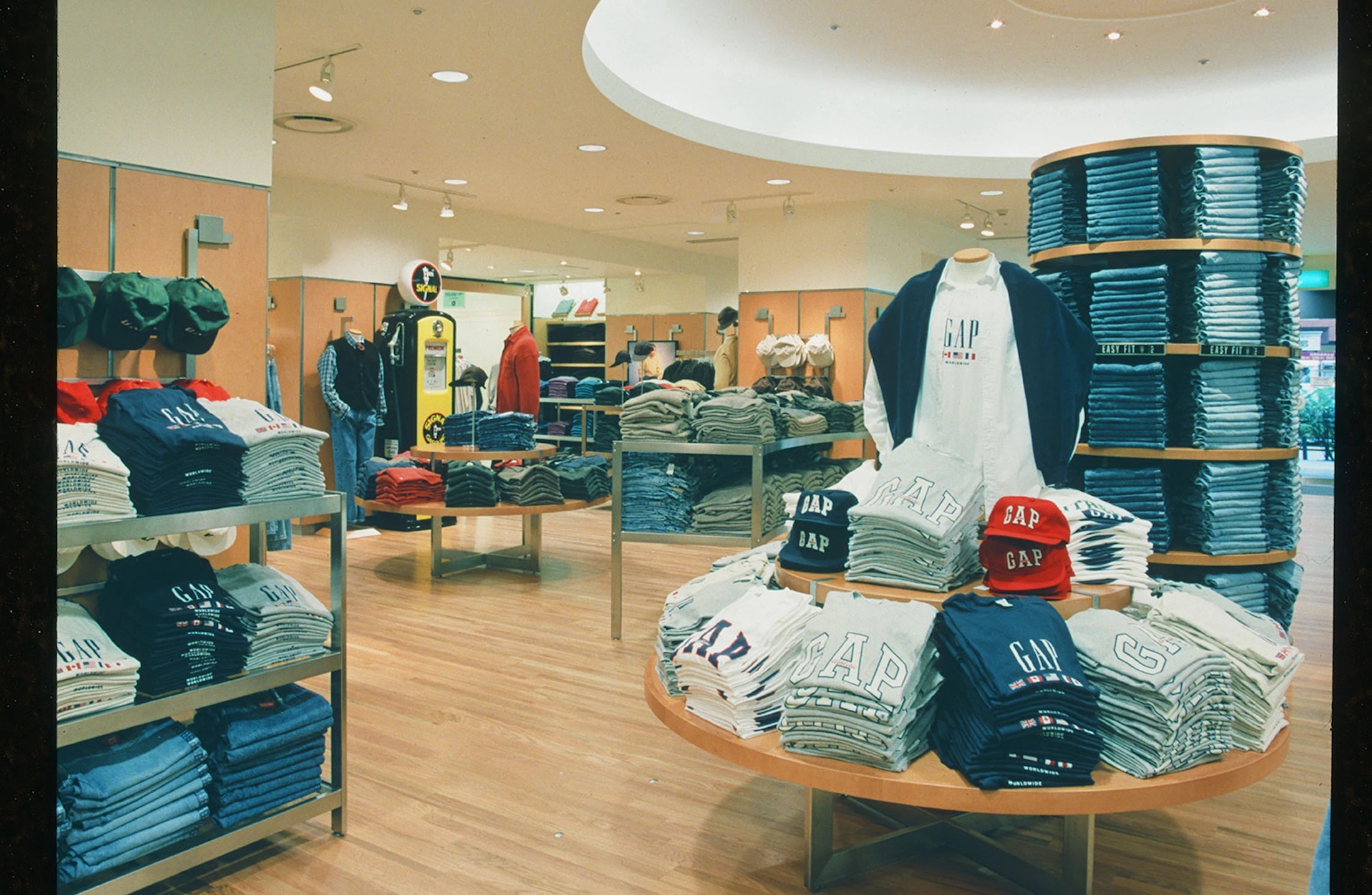 アート・デザイン・音楽 gap MEN PRESS gap PRESS / gap COLLECTIONS - OFFICIAL SITE