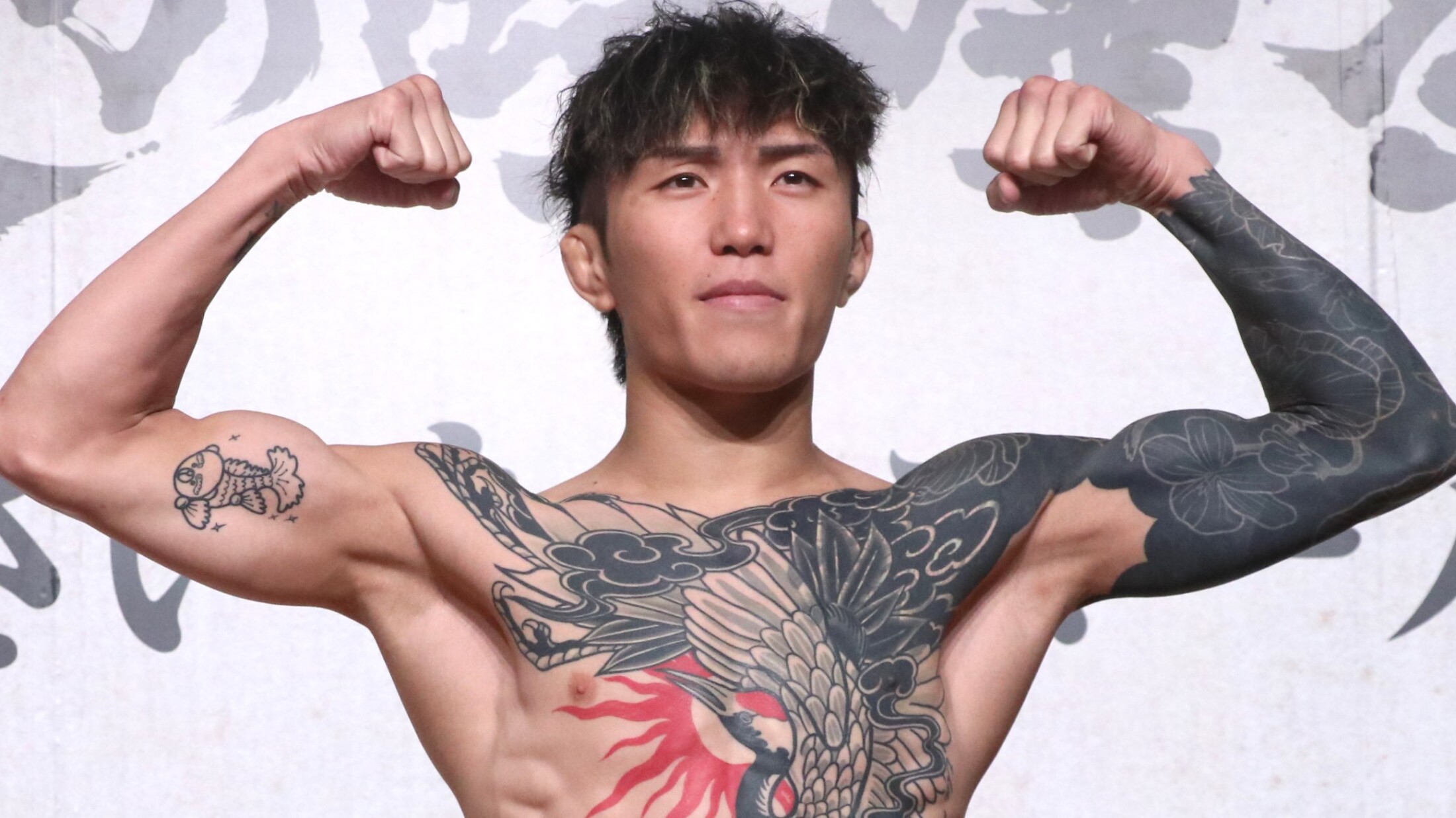 RIZIN】伊藤裕樹、警察官コスプレでフライ級GP総選挙アピール