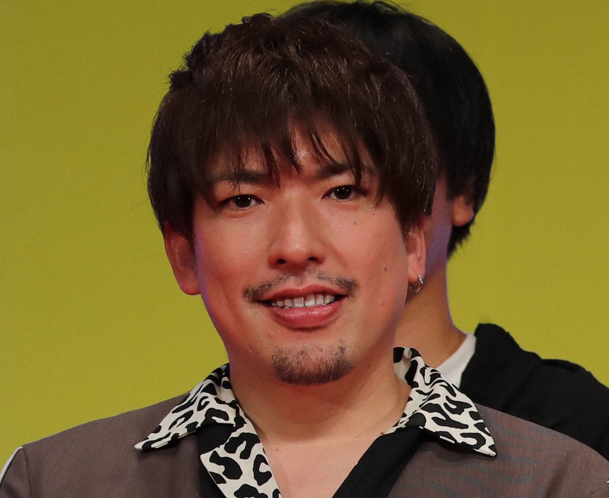 お笑いコンビEXITのりんたろー。自身が購入した家の隣人がかまいたち山内健司だったと明かし、話題に。