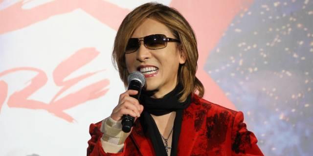 ソーシャルメディアXで発言するYOSHIKI氏のイメージ。
