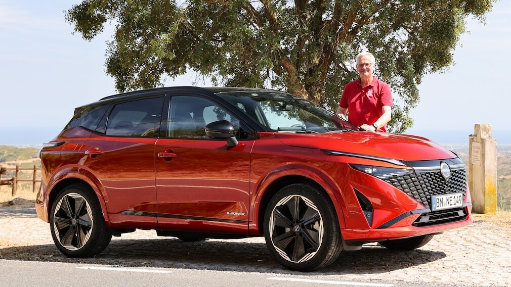 ◆希少！！！◆　車　カタログ　国産、海外産など　大量まとめ売り 大規模なアップデートがおこなわれた欧州市場専用小型SUV「日産