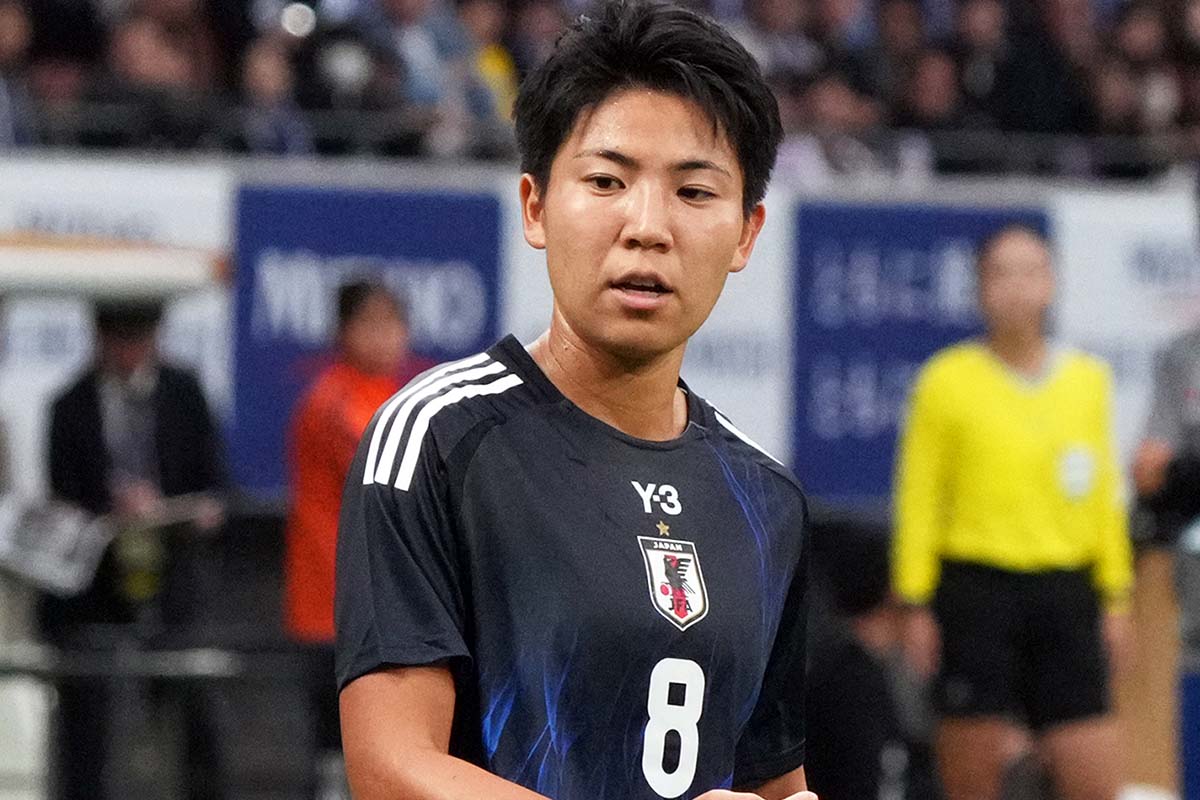 なでしこジャパン　ウォームアップウエア清家貴子選手 なでしこジャパンが個性はじける“リラックス”公式ポートレート