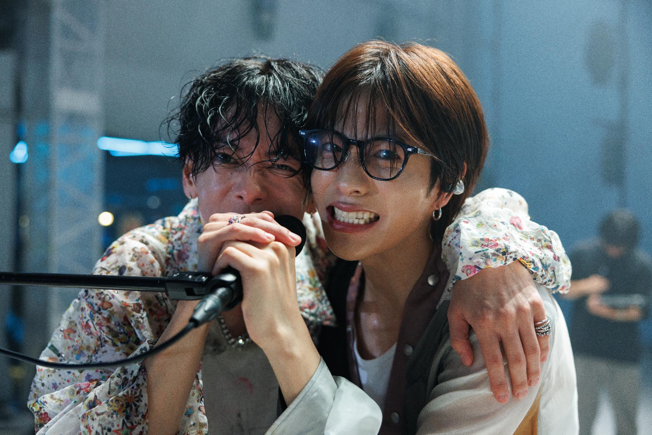 佐藤健ら“TENBLANK”の妥協なき撮影の裏側に迫った『グラスハート