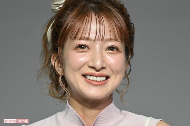 退院報告で話題となった、元モーニング娘。辻希美のプロフェッショナルな表情