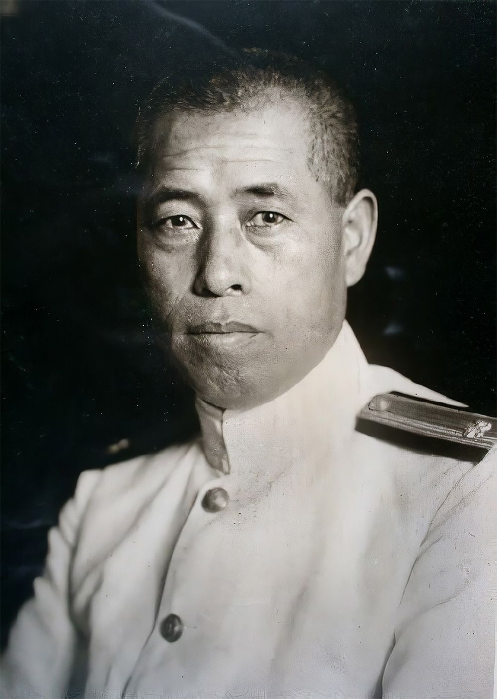 山本五十六が海軍省次官を務めていた1939年8月の写真。太平洋戦争開戦前の山本五十六の姿を示す。