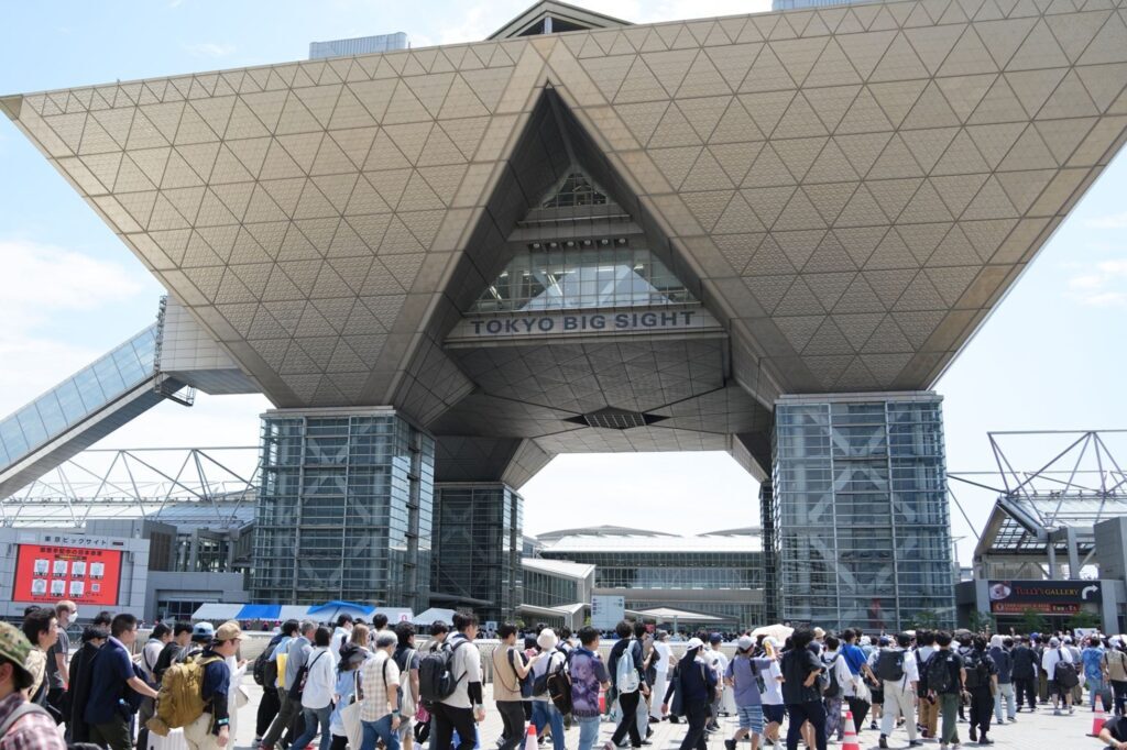 夏コミケ1日目、参加者数は12万人 途中一部エスカレーター使えず
