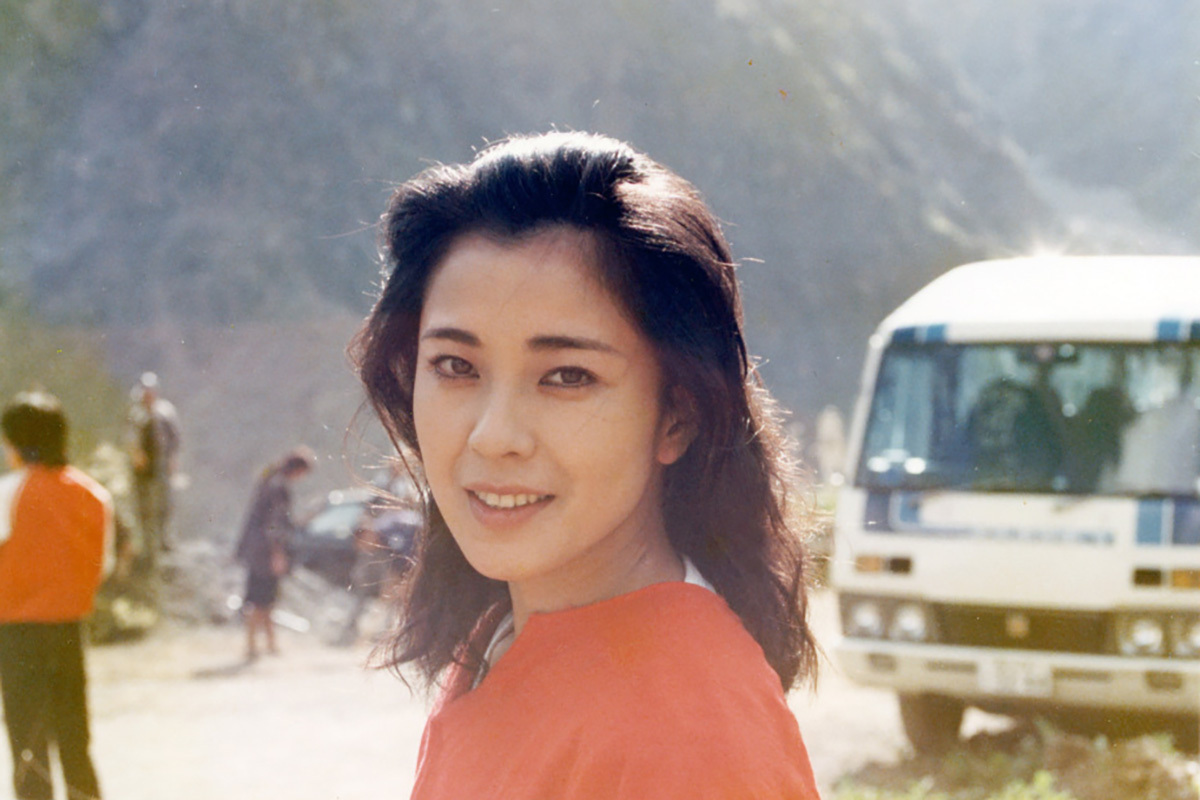 佳那晃子さんの最新近影。くも膜下出血から12年半の闘病を続ける元人気女優の現在の姿