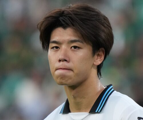 高井幸大、トッテナムでの背番号は「25」に決定 同じく今夏加入