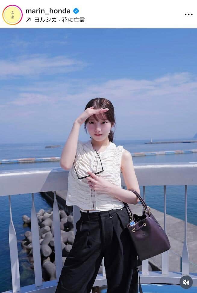映画ジャパンプレミアでの黒いワンショルダーロングドレス姿の本田真凜