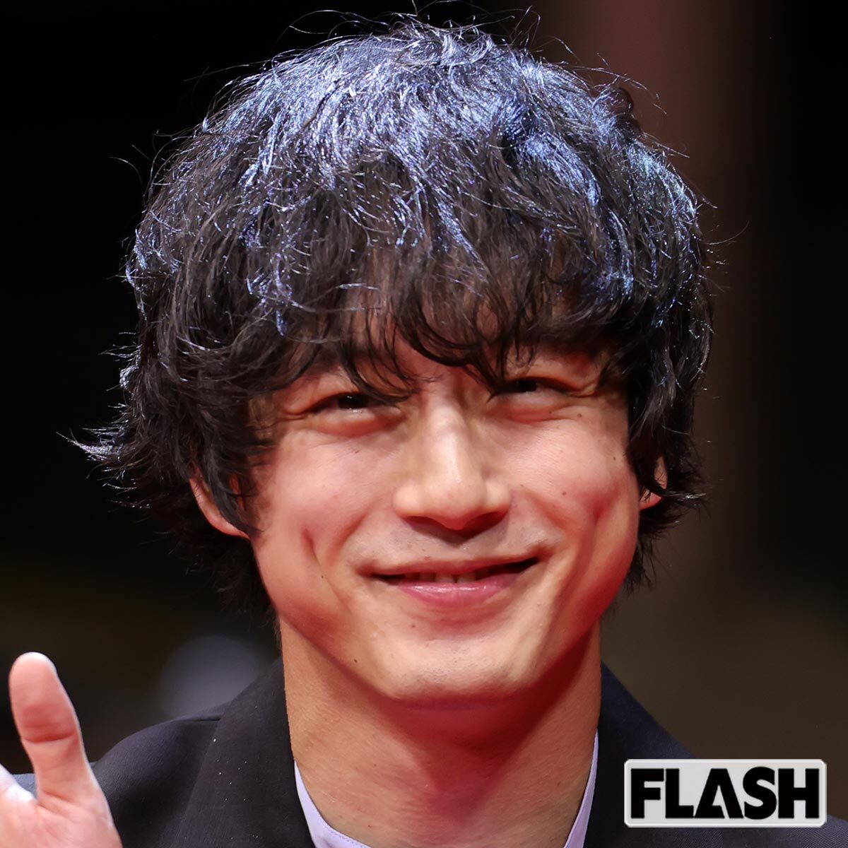 LISAのMVに出演し話題を集める俳優・坂口健太郎