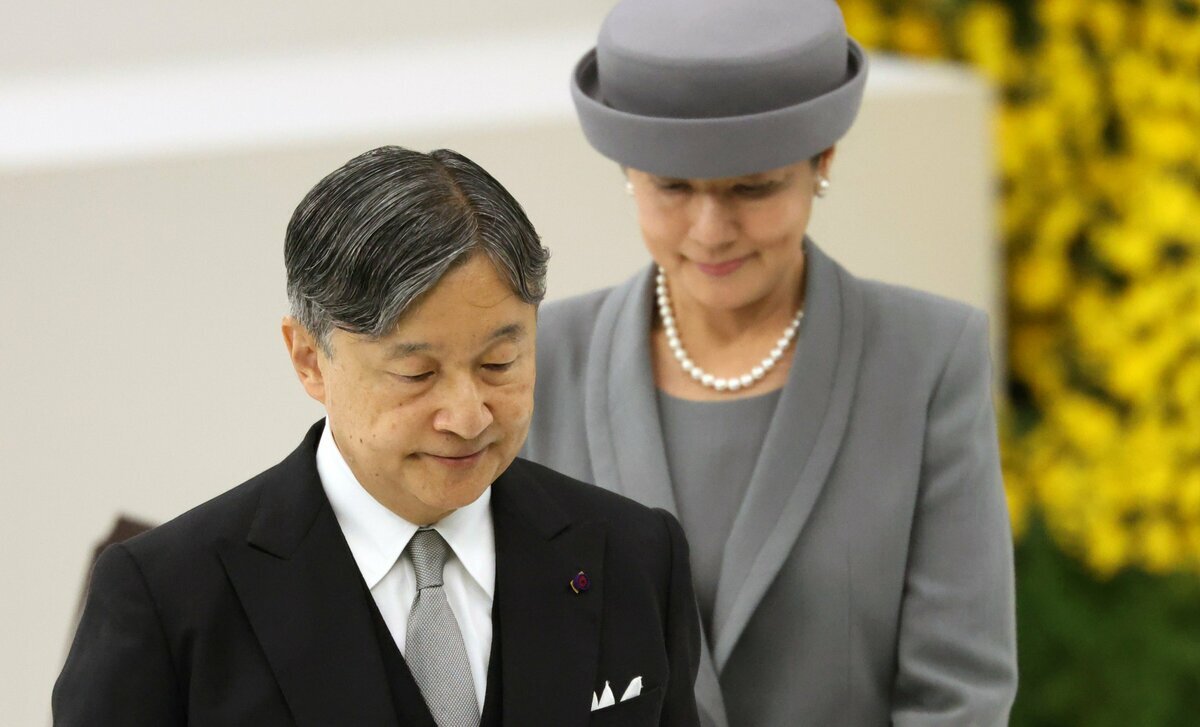 天皇皇后両陛下、全国戦没者追悼式で戦没者を追悼